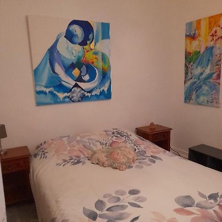 La Chambre De Garance Et Ses Couleurs D'Art แซ็ง-โปล-เดอ-ลีอง ภายนอก รูปภาพ